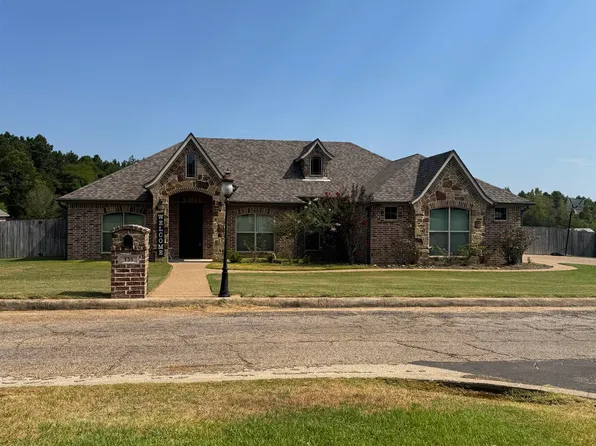 135 Highland Blvd, Hallsville, TX 75650
