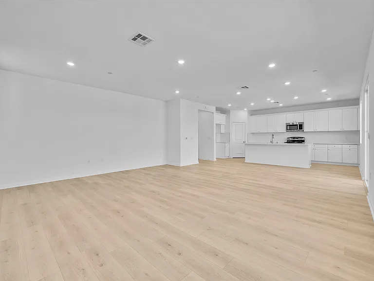 34427 Sakura Ln — Photo 18