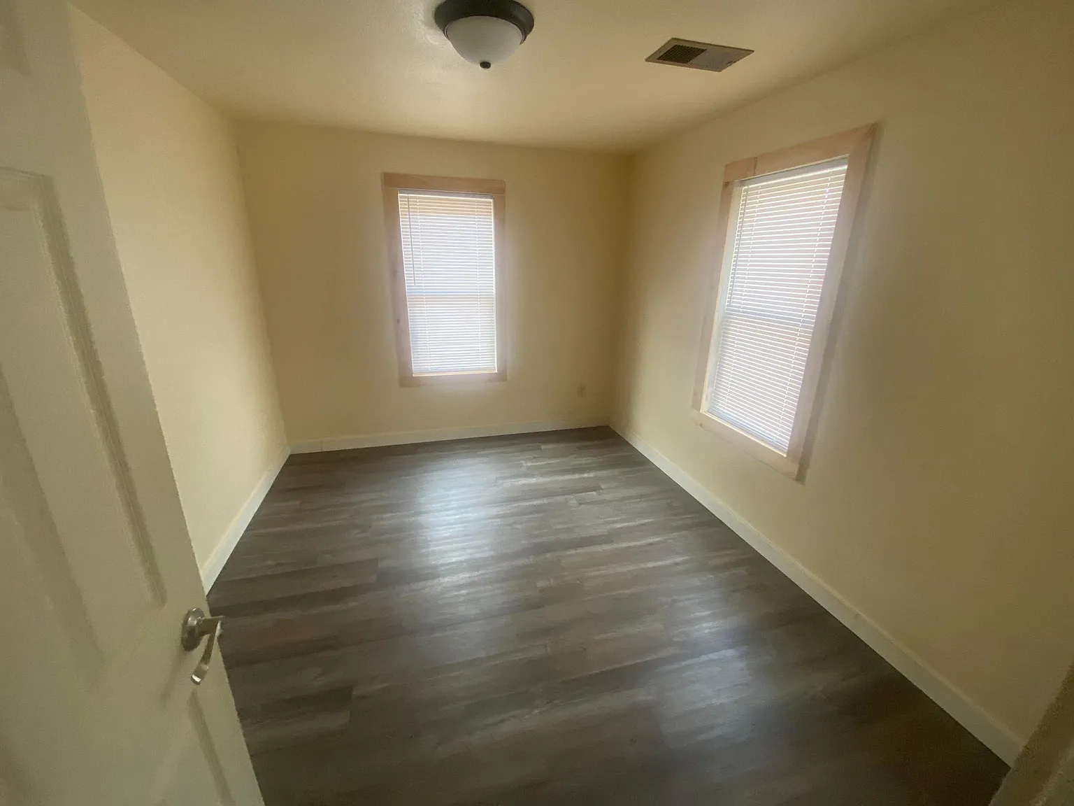 1 bed, 550 sqft, $795 — Photo 2