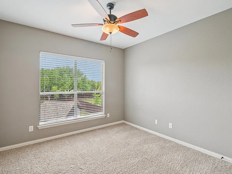 920 Norma Ln — Photo 30
