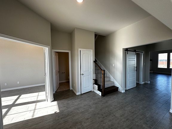 4th image of 182 Meadow Vista Dr N