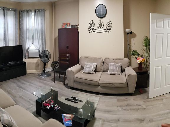 4th image of 16814 88th Ave Floor 1