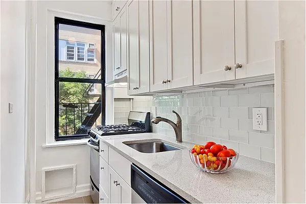 Rented by Douglas Elliman | media 23