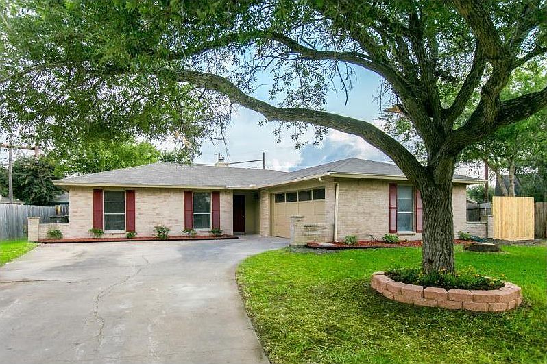 1st image of 13132 Country Side Cir