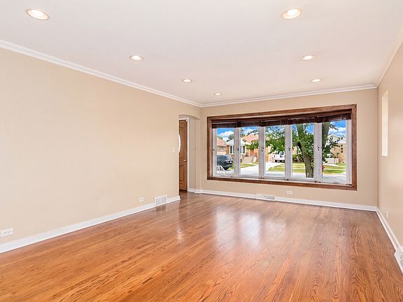 3rd image of 4536 N Opal Ave