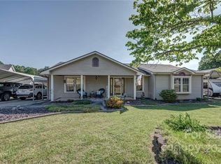 1105 Laurel Woods Dr, Gastonia, NC 28052