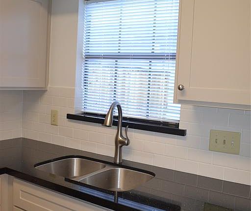 4th image of 3300 Bellefontaine St APT 3
