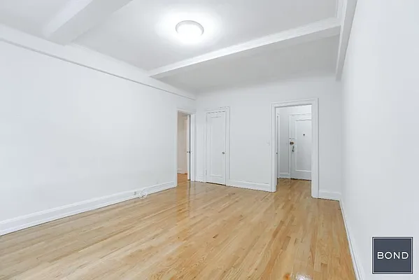 Rented by Bond New York | media 3