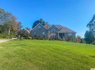 1516 Foxfire Cir, Seymour, TN 37865