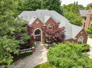 5783 Concord Ct, Troy, MI 48098