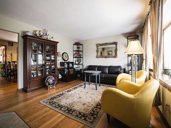 2nd image of 5015 N Cumberland Ave
