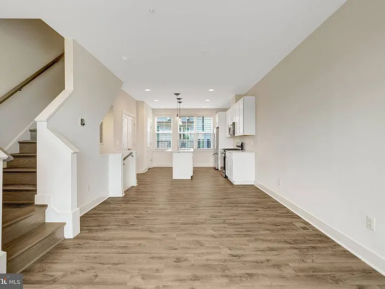 11247 Beaker St — Photo 11