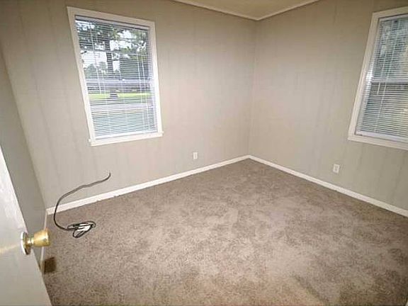 5th image of 137 Vickie Lane Under Contract