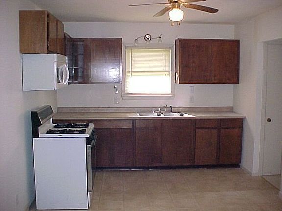 5th image of 504 Harriett Dr