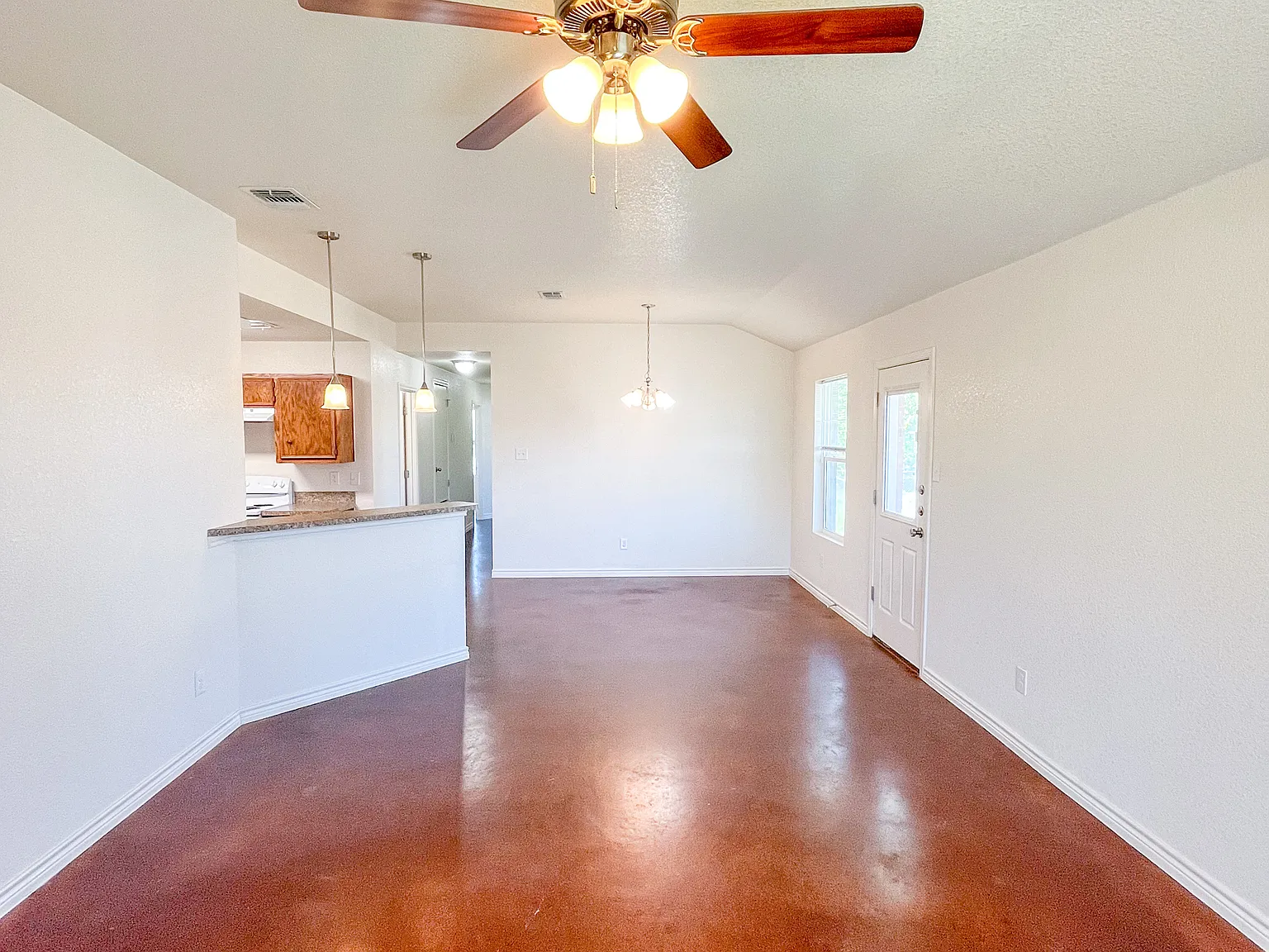 3 bed, 1242 sqft, $1,150 — Photo 3