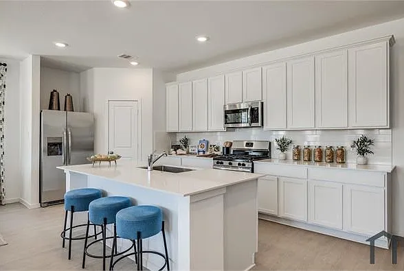 6801 Violet Clover Ave — Photo 4