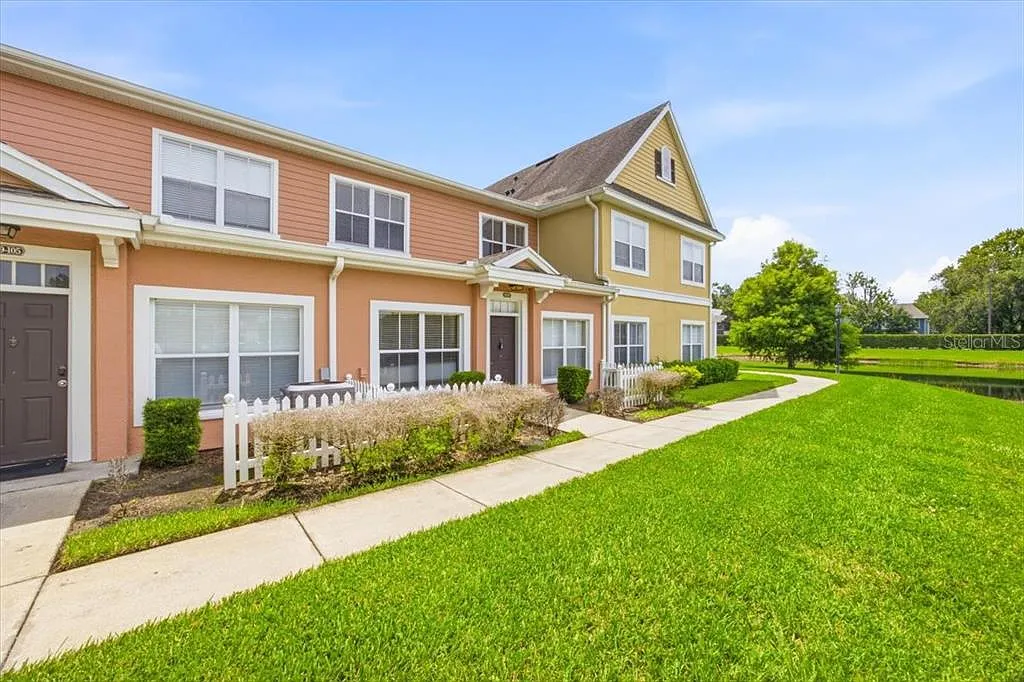 3 bed, 2.0 bath, 1296 sqft, $1,795 — Photo 2