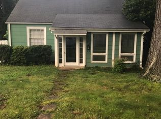 20 Hawthorne Ln, Greenville, SC 29605