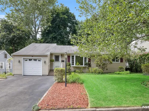 161 Dyer Ave, Emerson, NJ 07630