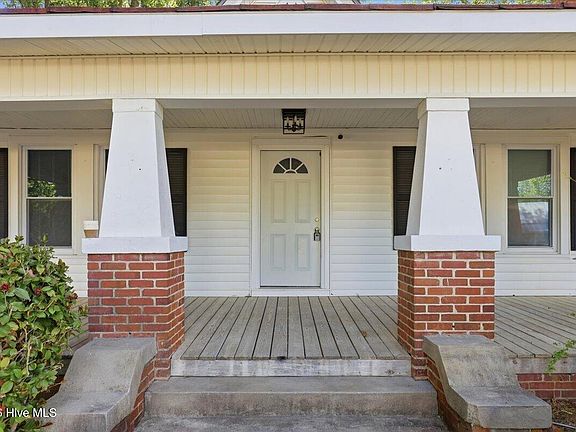 3rd image of 511 S Pine Street