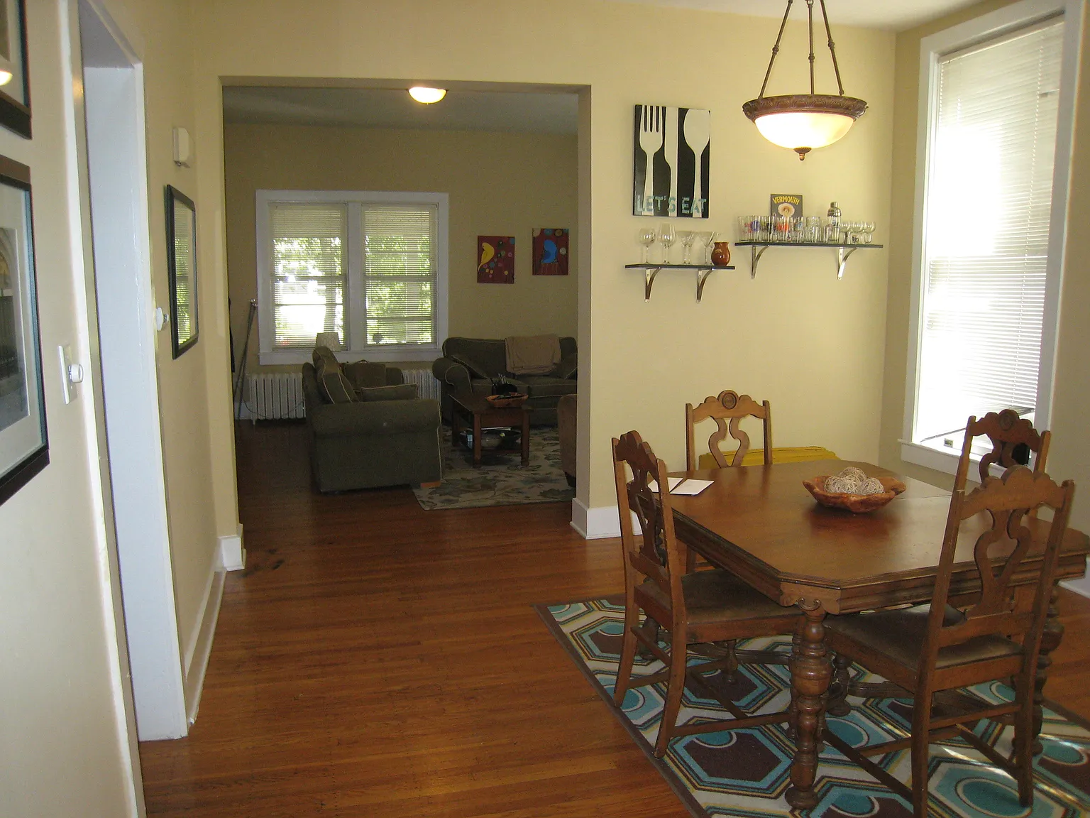 3 bed, $1,895 — Photo 2