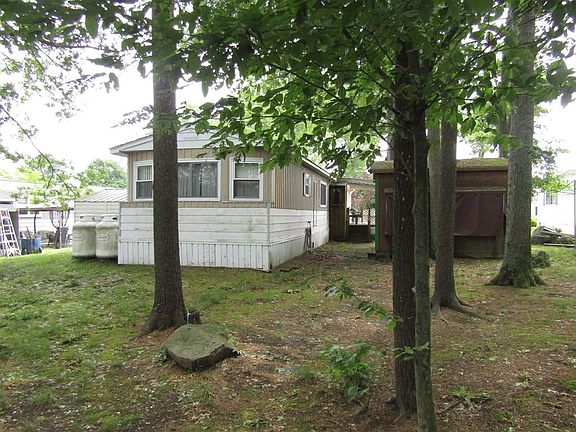 2nd image of 8 Debby Ln