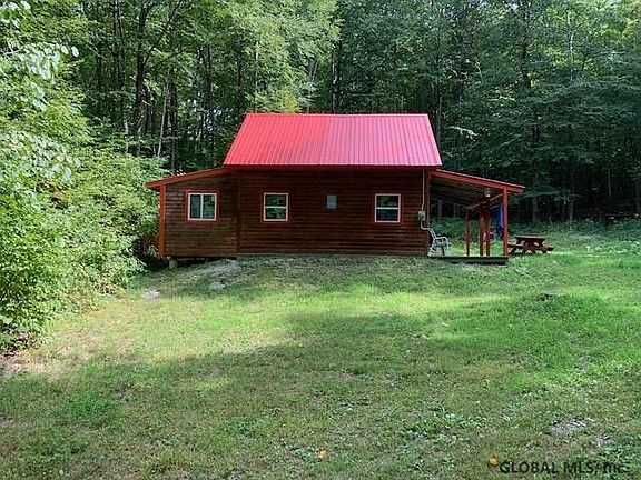 3rd image of 128 Wood Ln