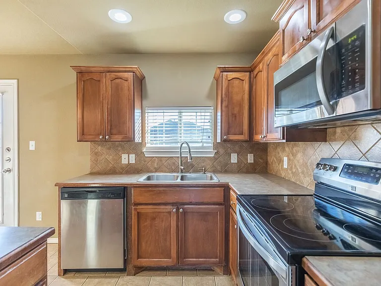 281 Sugarloaf Ave — Photo 6