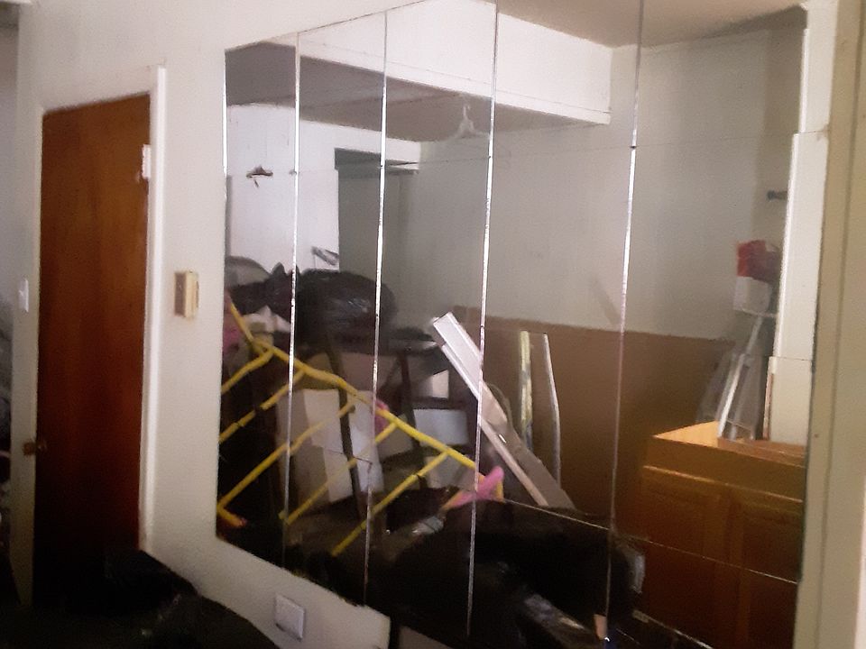2nd image of 926 W Erie Ave