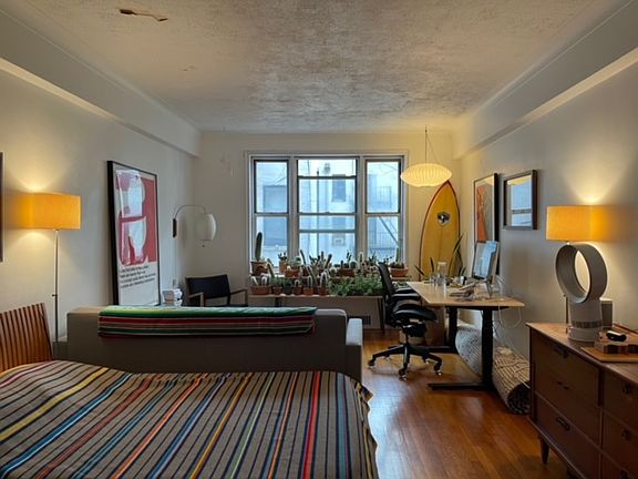 5th image of 160 E 3rd St APT 3I