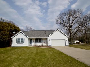 15217 Edgewood Ct, Spring Lake, MI 49456