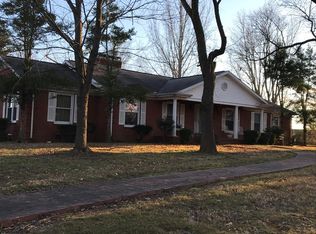 418 Hillaire Dr, Hopkinsville, KY 42240