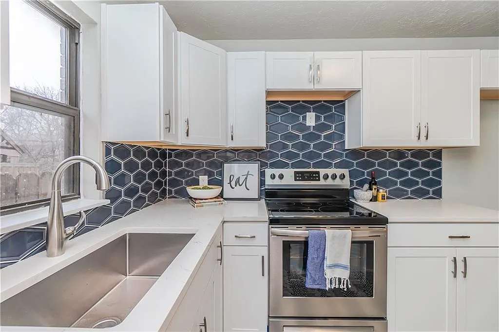 3624 Venice Boulevard - 1 — Photo 3
