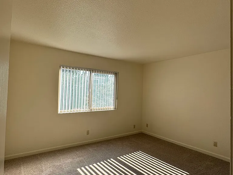 2950 Portage Bay — Photo 19
