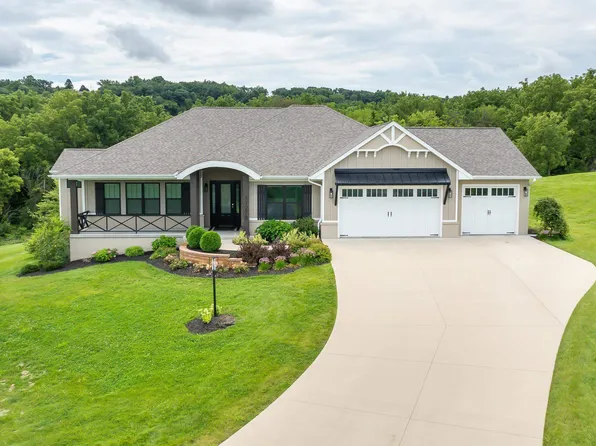 11278 Alea Ln, Dubuque, IA 52003