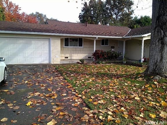 2nd image of 1113 La Jolla Way