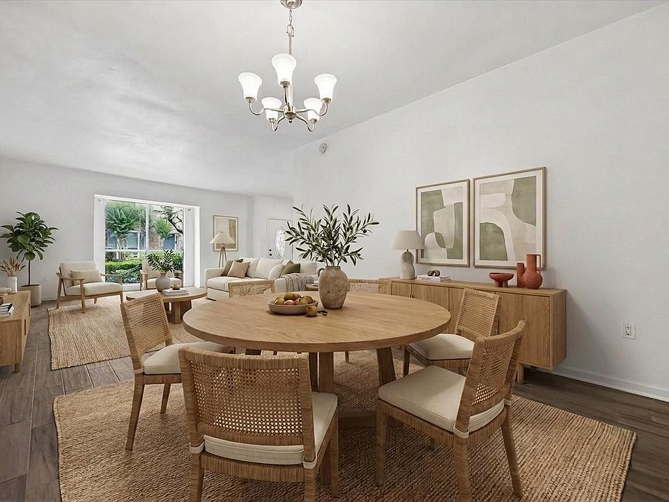 1st image of 840 Threadneedle St APT 207