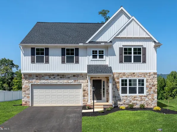 65 Red Maple Dr, Etters, PA 17319