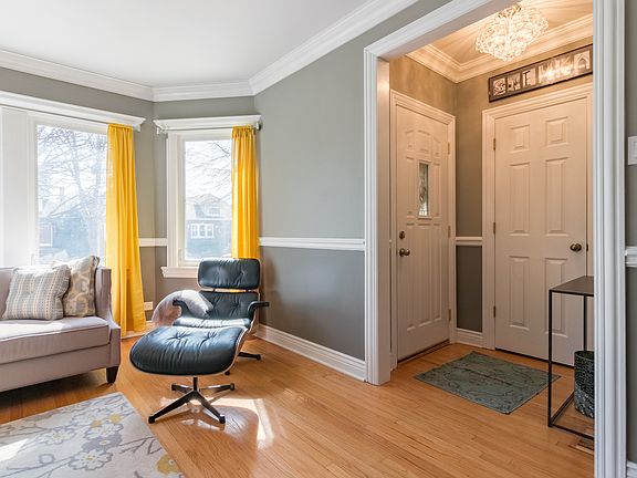 5th image of 5532 W Newport Ave