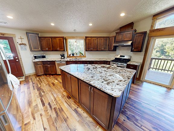 4th image of 17638 Lewis Creek Rd