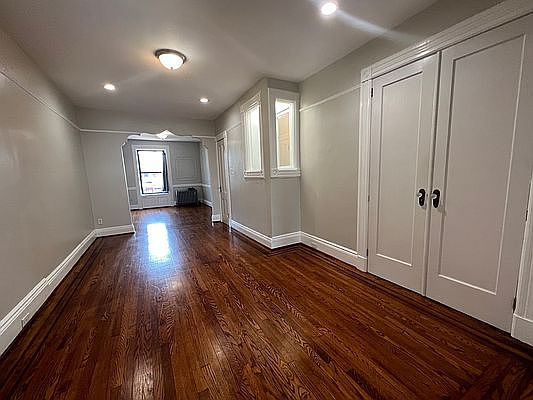 5th image of 673 De Graw St #3