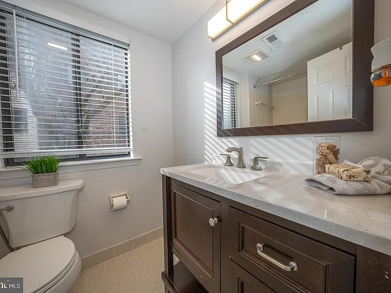 504 Mountainview Dr — Photo 15