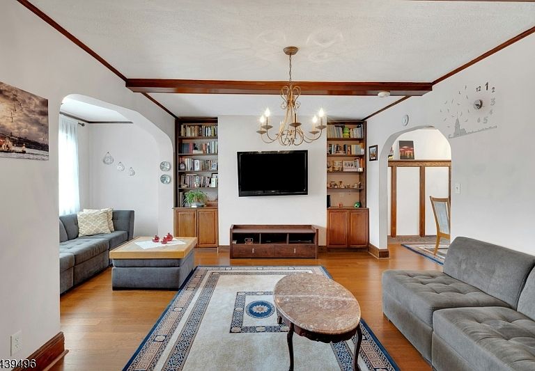 Listing photo 3