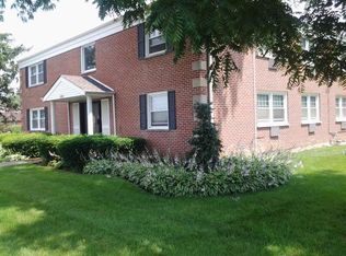 103 S Dryden Pl, Arlington Heights, IL 60004