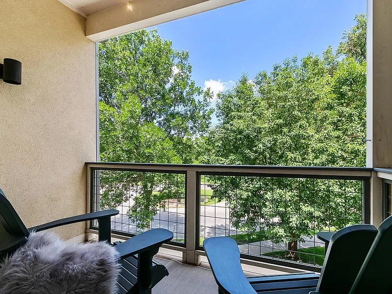 405 Mason Ct — Photo 16