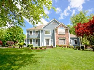 90 Evelyn St, Southport, CT 06890