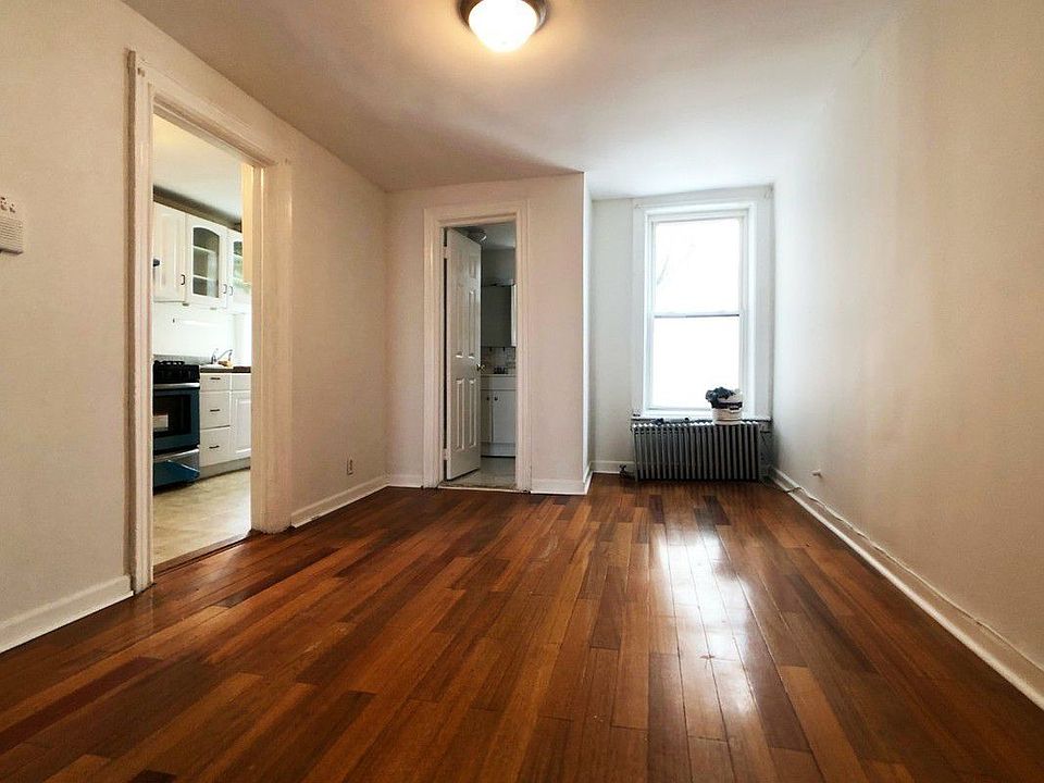 1st image of 571 Hicks St APT 4