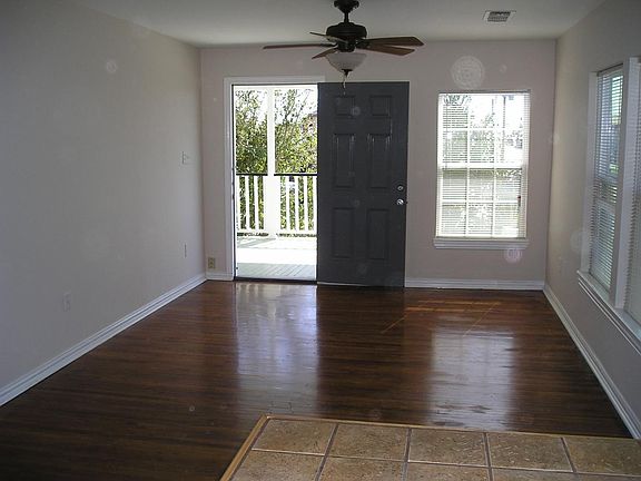 Living Room/front entry