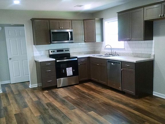 5th image of 1125 Cypress Dr