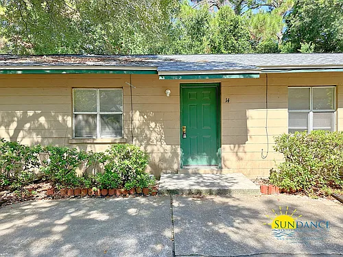 210 Dates Ave Photo 1 210 Dates Ave Photo 1